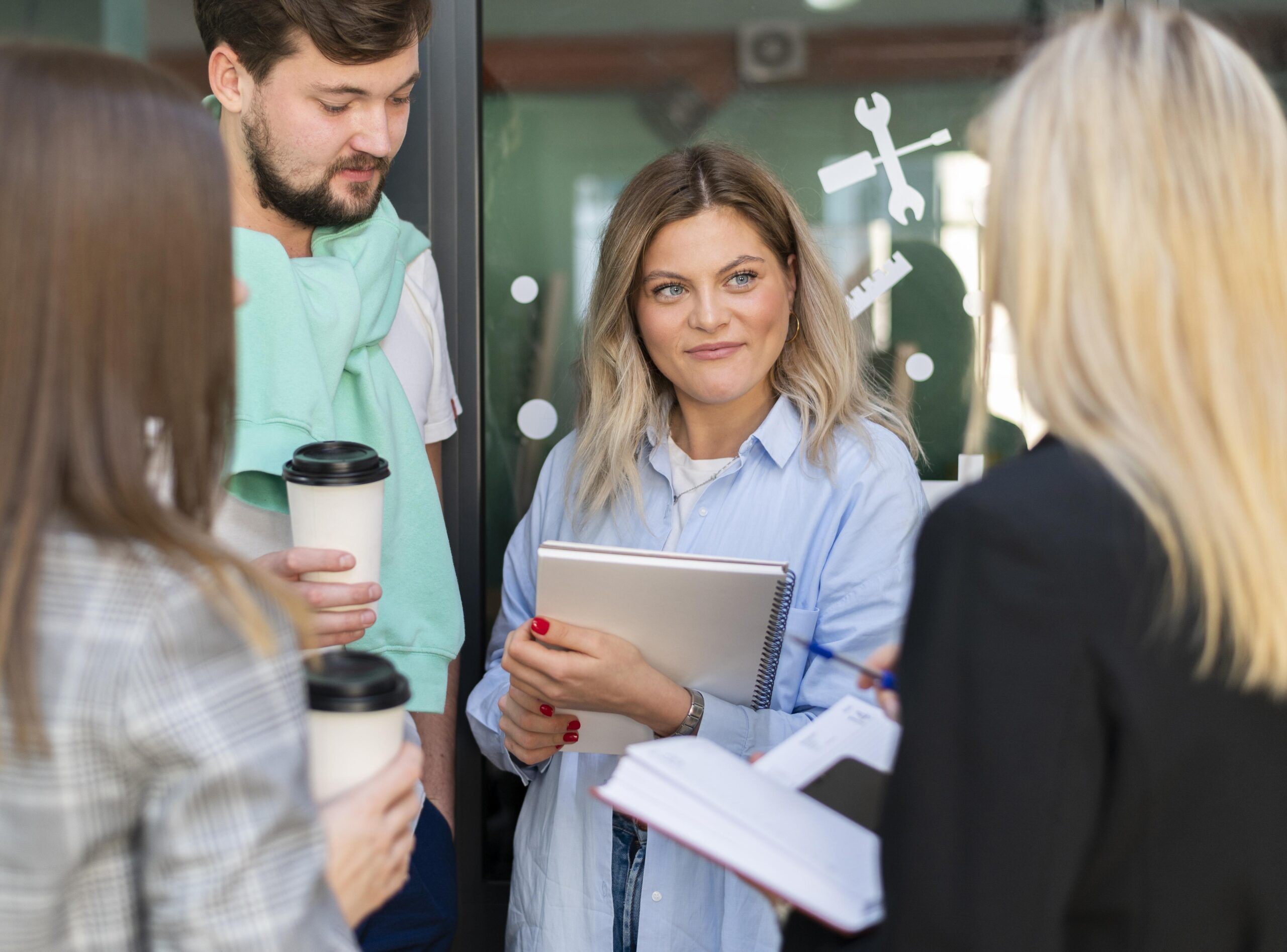 Commercial sur le terrain à Lyon : 6 Leviers pour Conquérir le Marché